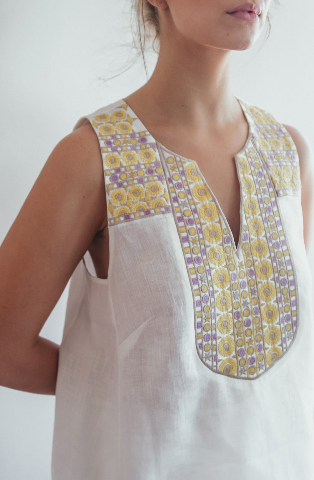 Lei Embroidered Linen Tunic Chalk