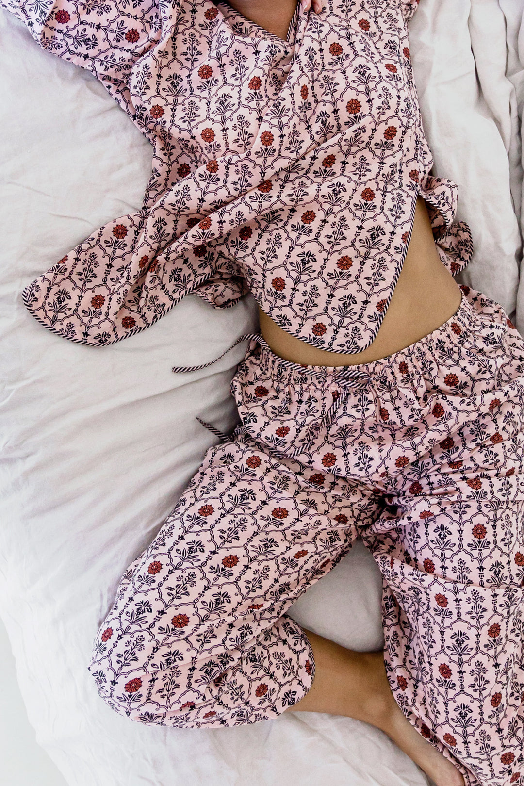 Saigon Nights Lounge Set Lotus