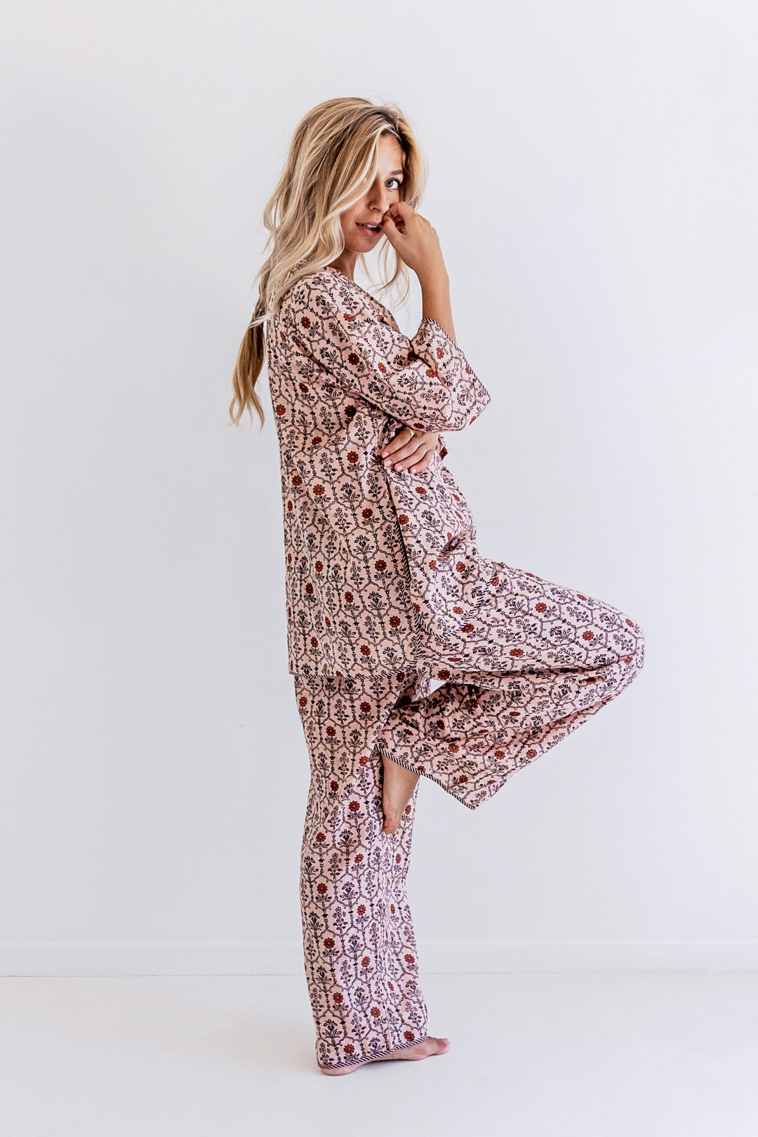 Saigon Nights Lounge Set Lotus