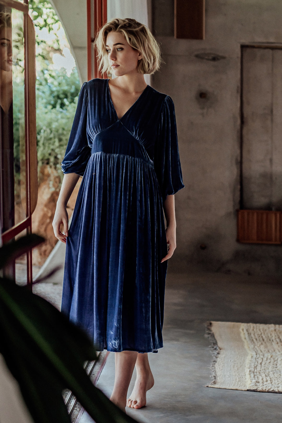 Anouk Silk Velvet Midi Dress Bleu