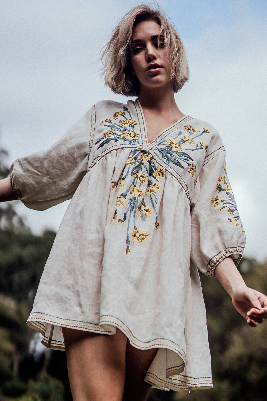 Daphné Embroidered Linen Smock Dress