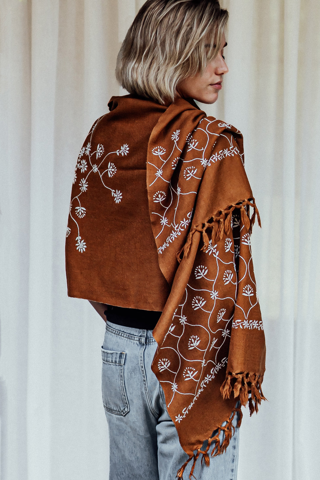 Handwoven woollen scarf muscade
