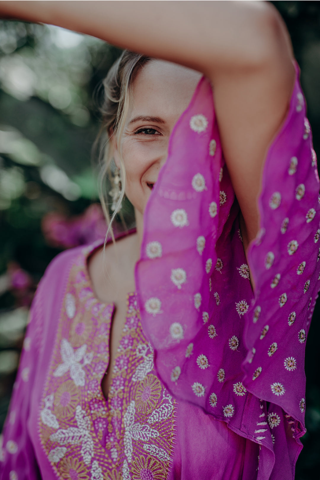Saree Song Embroidered Kaftan Orchid
