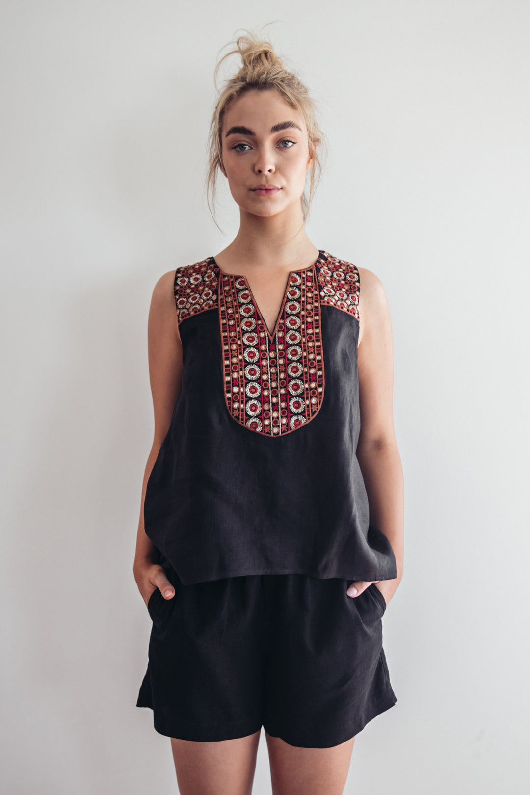 Lei Embroidered Linen Tunic Basalt