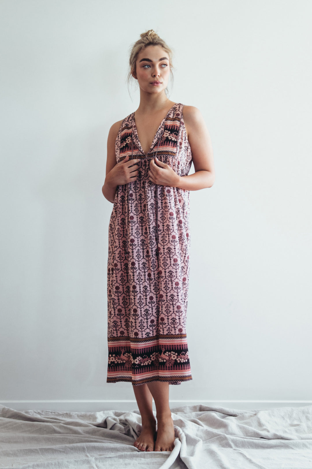 PINK SLEEVELESS BOHO MIDI DRESS