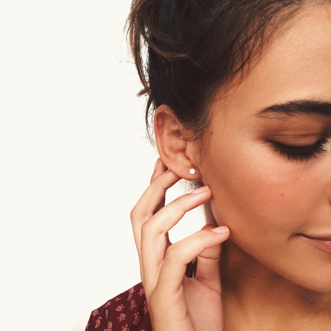 Solis gold stud matt or polished