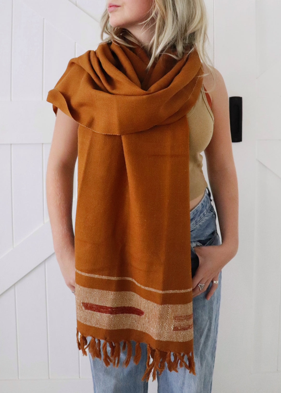Trishuli hand woven scarf nutmeg