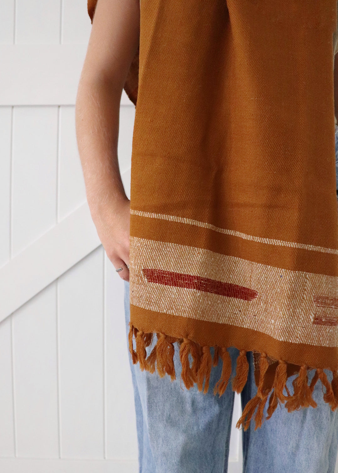 Trishuli hand woven scarf nutmeg